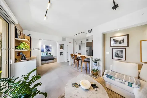 1621 Bay Road Miami Beach FL 33139