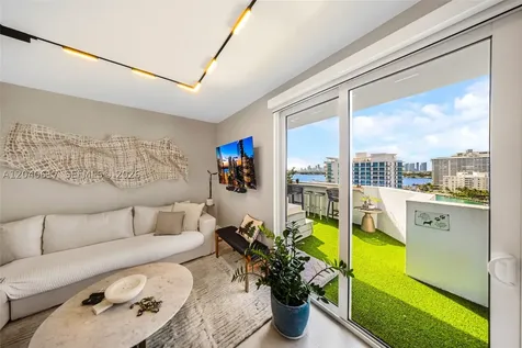 1621 Bay Road Miami Beach FL 33139