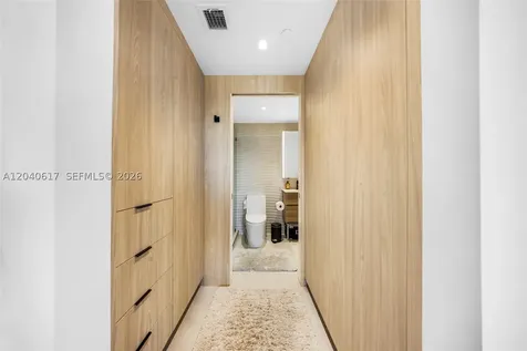 1621 Bay Road Miami Beach FL 33139