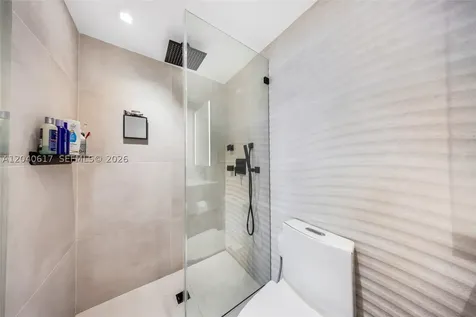 1621 Bay Road Miami Beach FL 33139