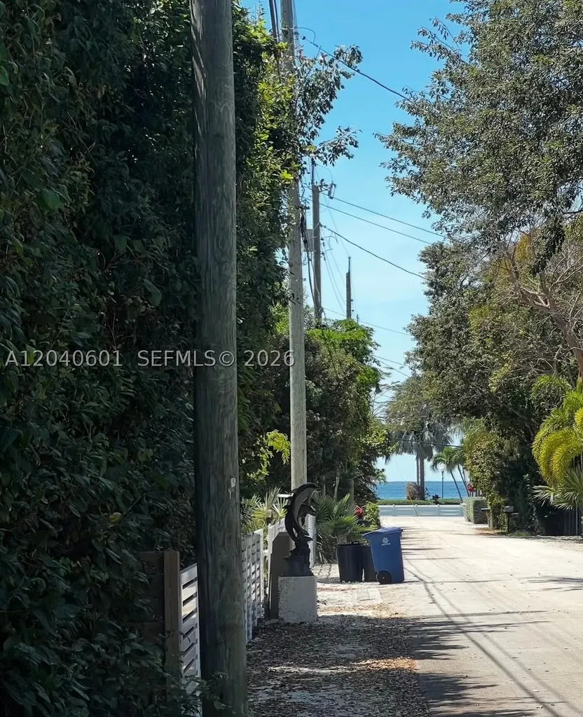 29 Dolphin Road Key Largo FL 33037