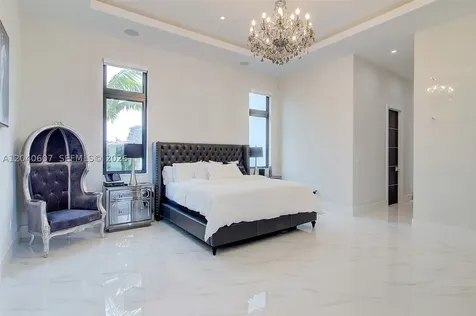 13052 NW 102nd Avenue Hialeah Gardens FL 33018