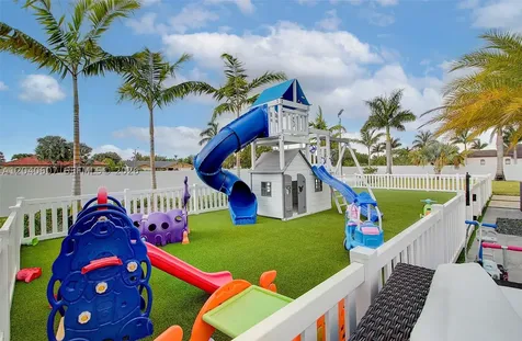 13052 NW 102nd Avenue Hialeah Gardens FL 33018