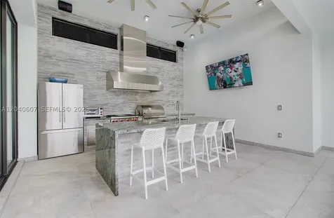 13052 NW 102nd Avenue Hialeah Gardens FL 33018