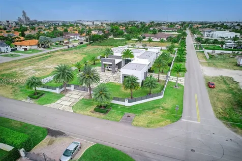 13052 NW 102nd Avenue Hialeah Gardens FL 33018