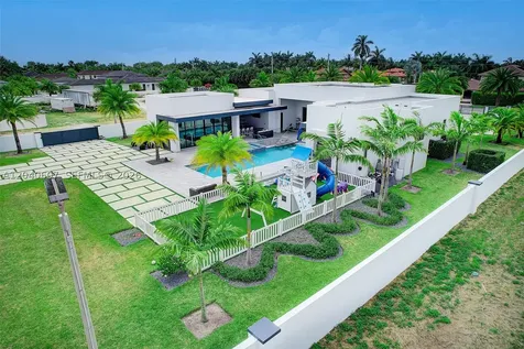 13052 NW 102nd Avenue Hialeah Gardens FL 33018