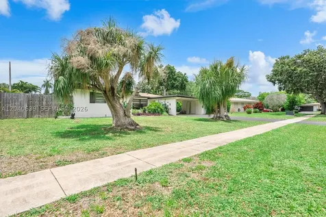 885 Azalea Court Plantation FL 33317
