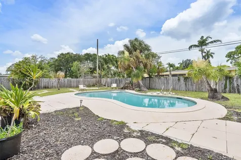 885 Azalea Court Plantation FL 33317