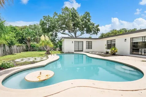 885 Azalea Court Plantation FL 33317