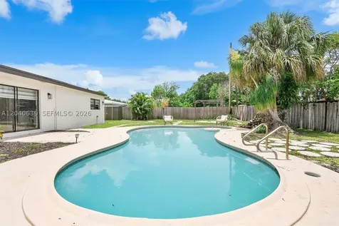 885 Azalea Court Plantation FL 33317