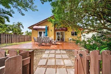 15307 SW 52nd Terrace Miami FL 33185