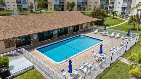 414 SE 10th Street Dania Beach FL 33004