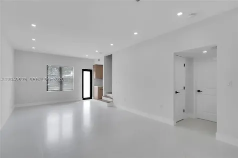 337 W 28th Street Miami Beach FL 33140
