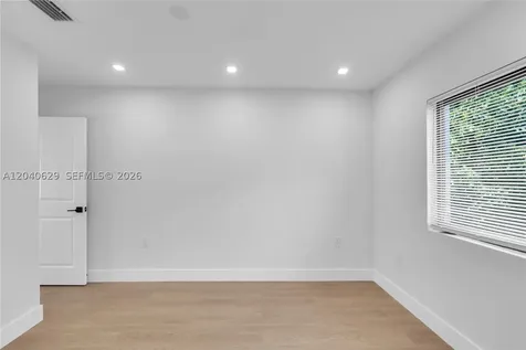 337 W 28th Street Miami Beach FL 33140