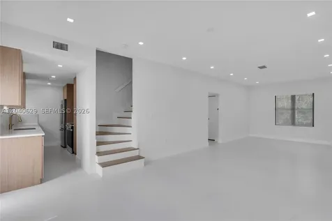 337 W 28th Street Miami Beach FL 33140