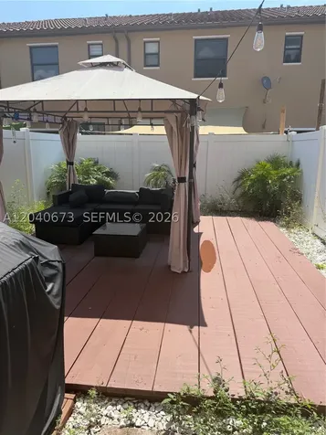 8929 W 35th Way Hialeah FL 33018