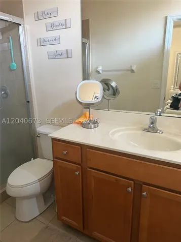 8929 W 35th Way Hialeah FL 33018