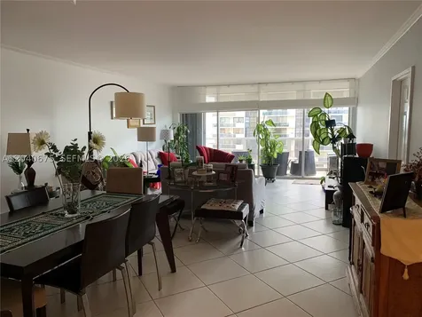 5700 Collins Avenue Miami Beach FL 33140
