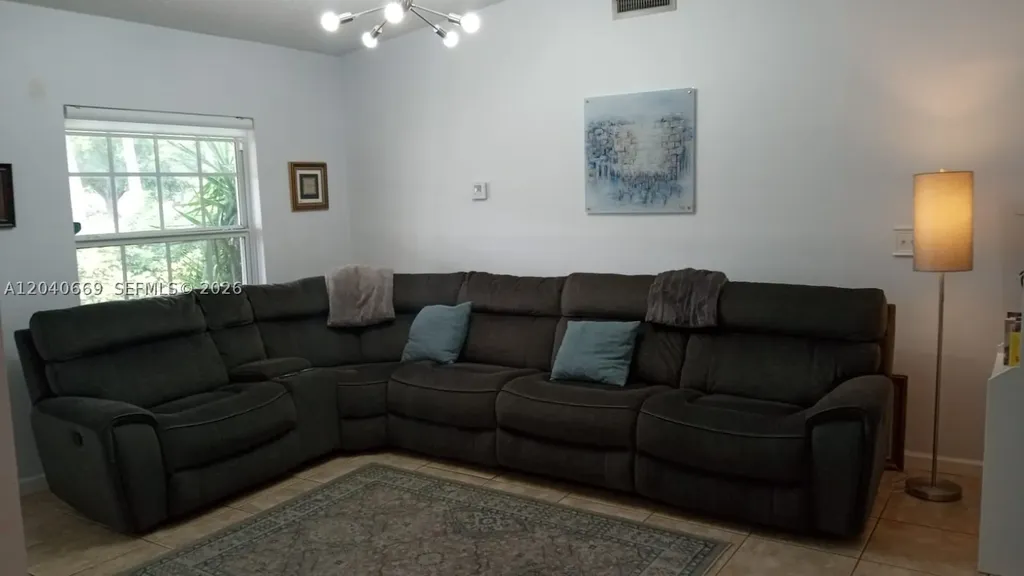 6645 Franklin Street Hollywood FL 33024