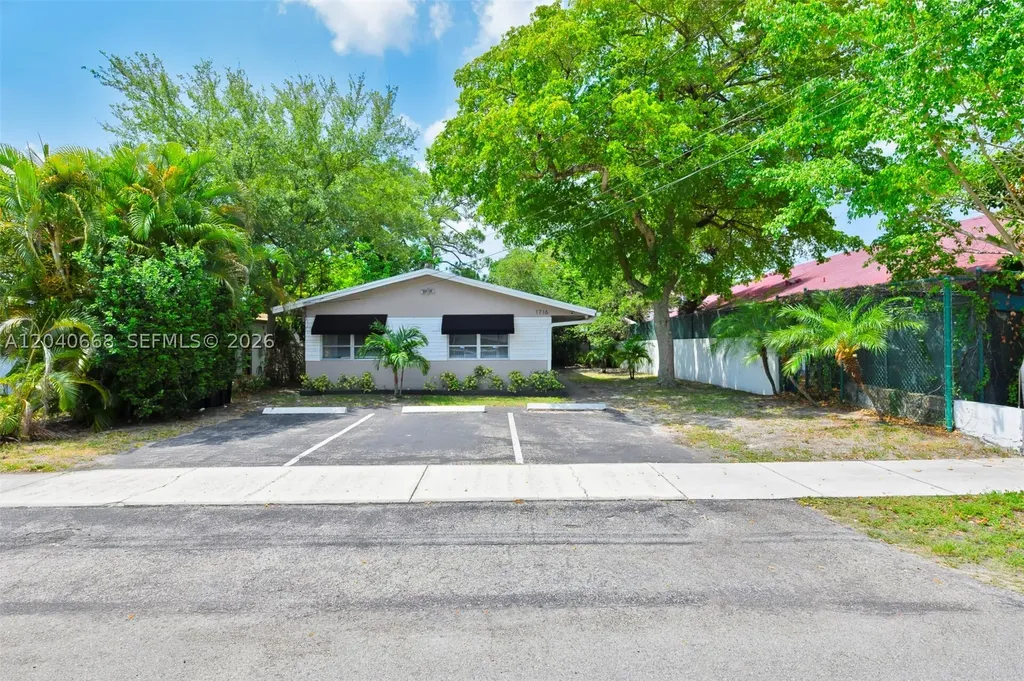 1716 SW 11th Court Fort Lauderdale FL 33312