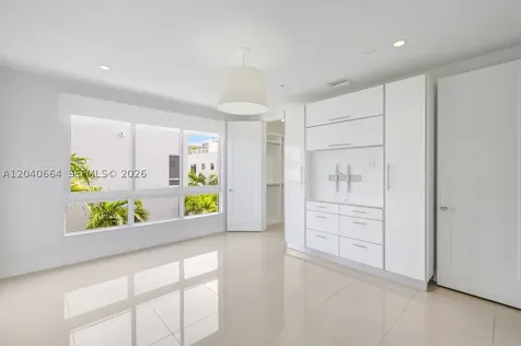 10471 NW 66th Street Doral FL 33178