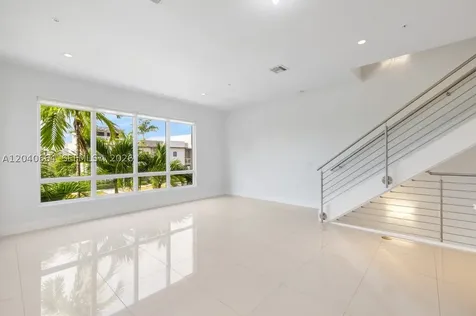 10471 NW 66th Street Doral FL 33178