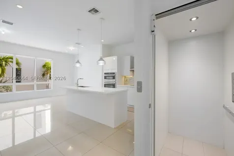10471 NW 66th Street Doral FL 33178