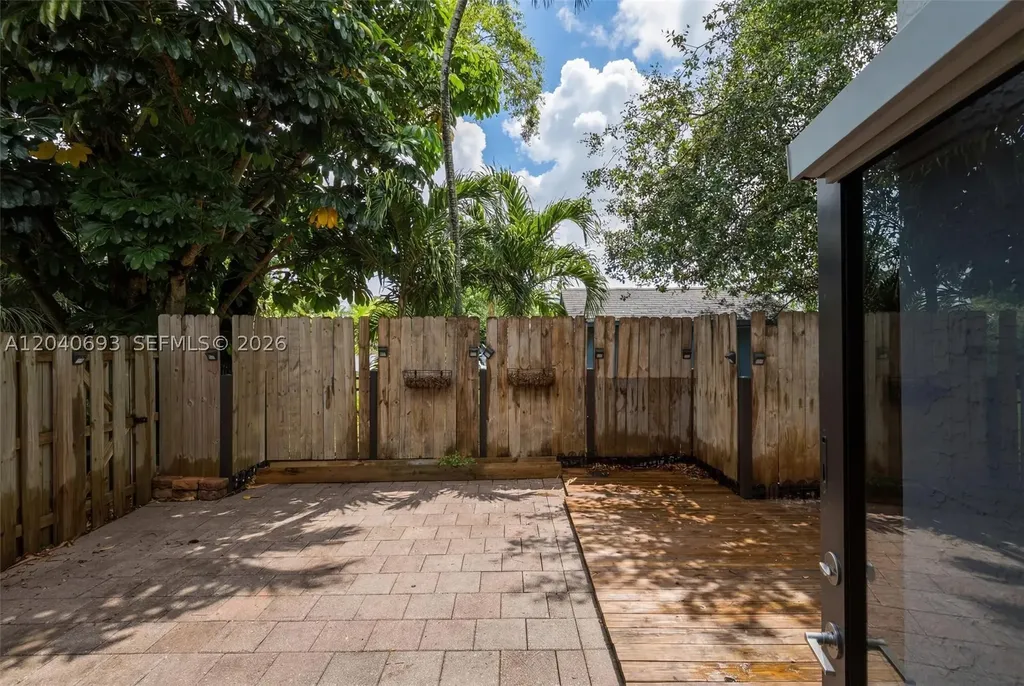 2821 SW 17th Avenue Fort Lauderdale FL 33315