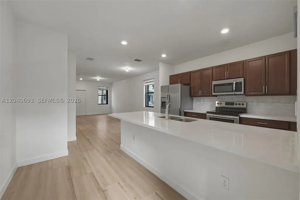 2821 SW 17th Avenue Fort Lauderdale FL 33315