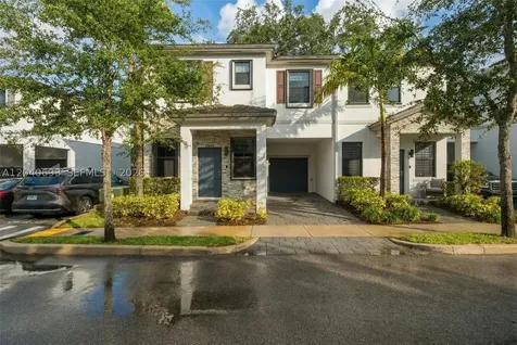 2821 SW 17th Avenue Fort Lauderdale FL 33315