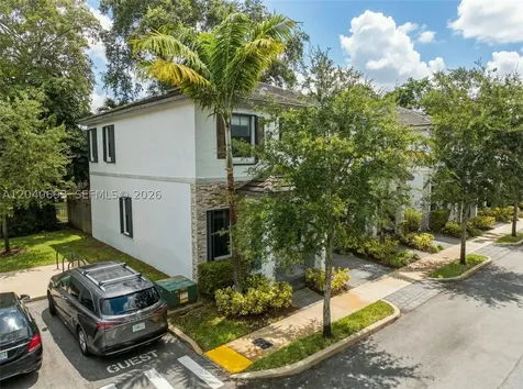 2821 SW 17th Avenue Fort Lauderdale FL 33315