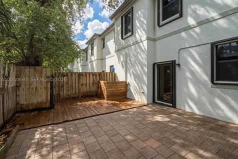 2821 SW 17th Avenue Fort Lauderdale FL 33315