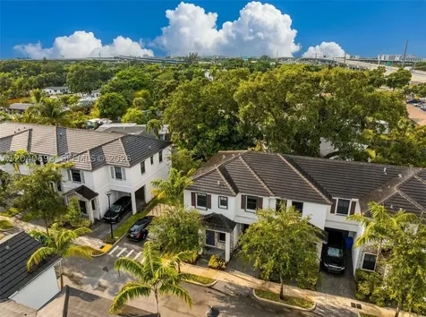 2821 SW 17th Avenue Fort Lauderdale FL 33315