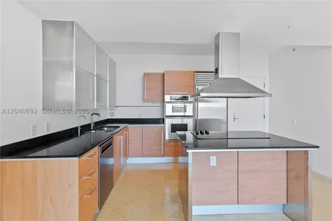 218 SE 14th Street Miami FL 33131