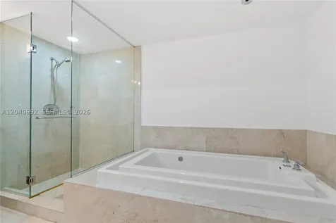 218 SE 14th Street Miami FL 33131