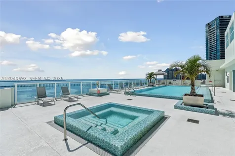 218 SE 14th Street Miami FL 33131