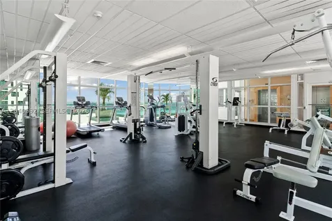 218 SE 14th Street Miami FL 33131