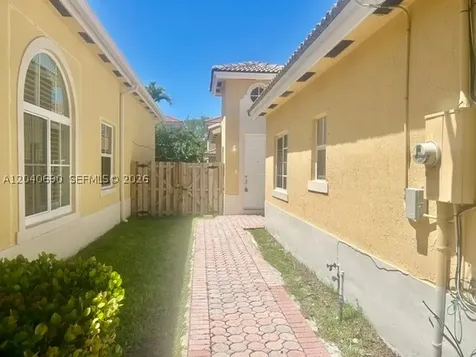 9118 SW 161st Terrace Palmetto Bay FL 33157