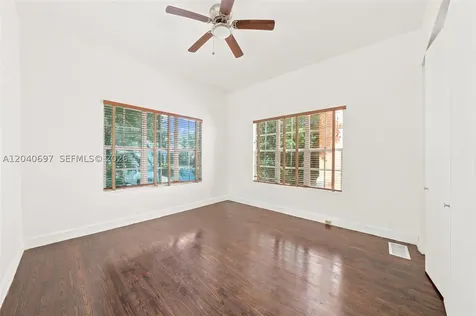 160 NE 44th Street Miami FL 33137