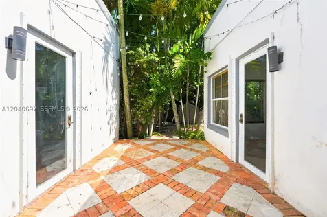 160 NE 44th Street Miami FL 33137