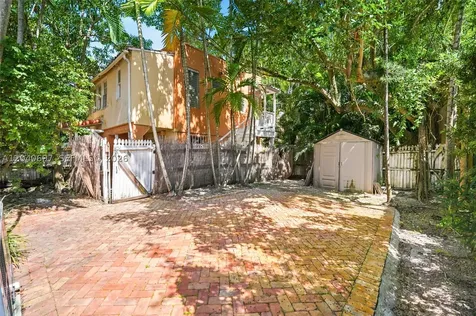 160 NE 44th Street Miami FL 33137