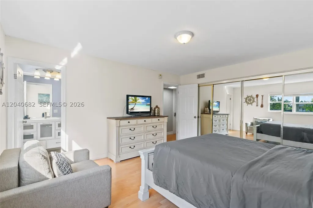2424 NE 9th Street Fort Lauderdale FL 33304