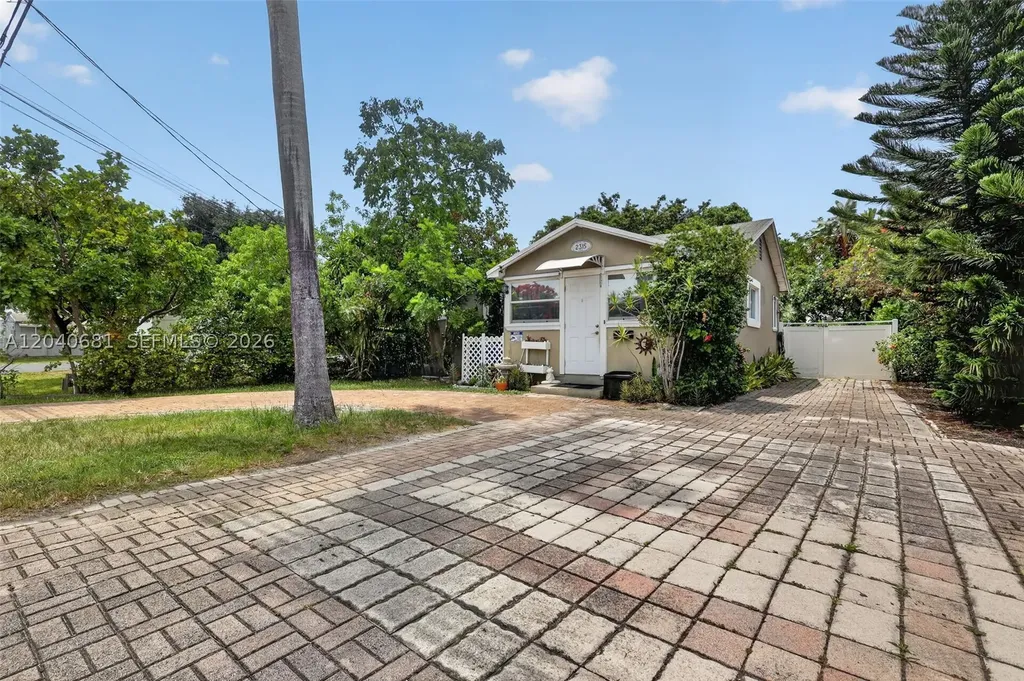 2315 Johnson Street Hollywood FL 33020