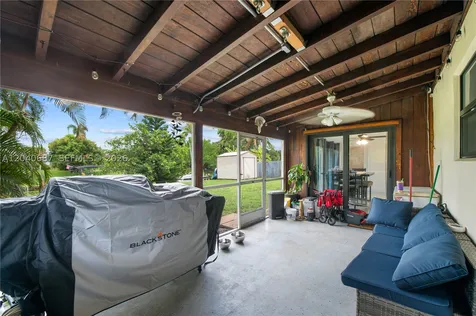 6839 Tradewind Way Lake Worth FL 33462