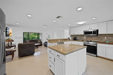 6839 Tradewind Way Lake Worth FL 33462