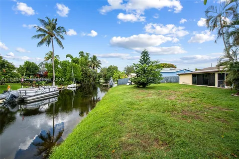 6839 Tradewind Way Lake Worth FL 33462