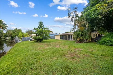 6839 Tradewind Way Lake Worth FL 33462