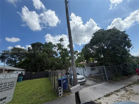 867 NW 109th Street Miami FL 33168