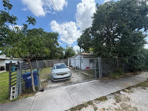867 NW 109th Street Miami FL 33168