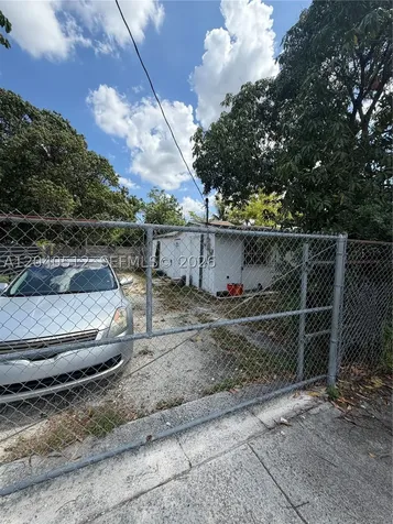 867 NW 109th Street Miami FL 33168